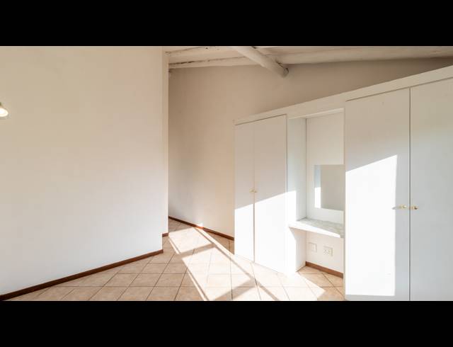 2 BEDROOM SECTIONAL TITLE TO LET IN NORTH RIDING
